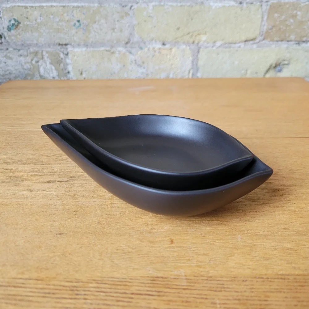 ASA Selection Germnay Black Cermaic Leaf Trinket Dishes, Set of 2